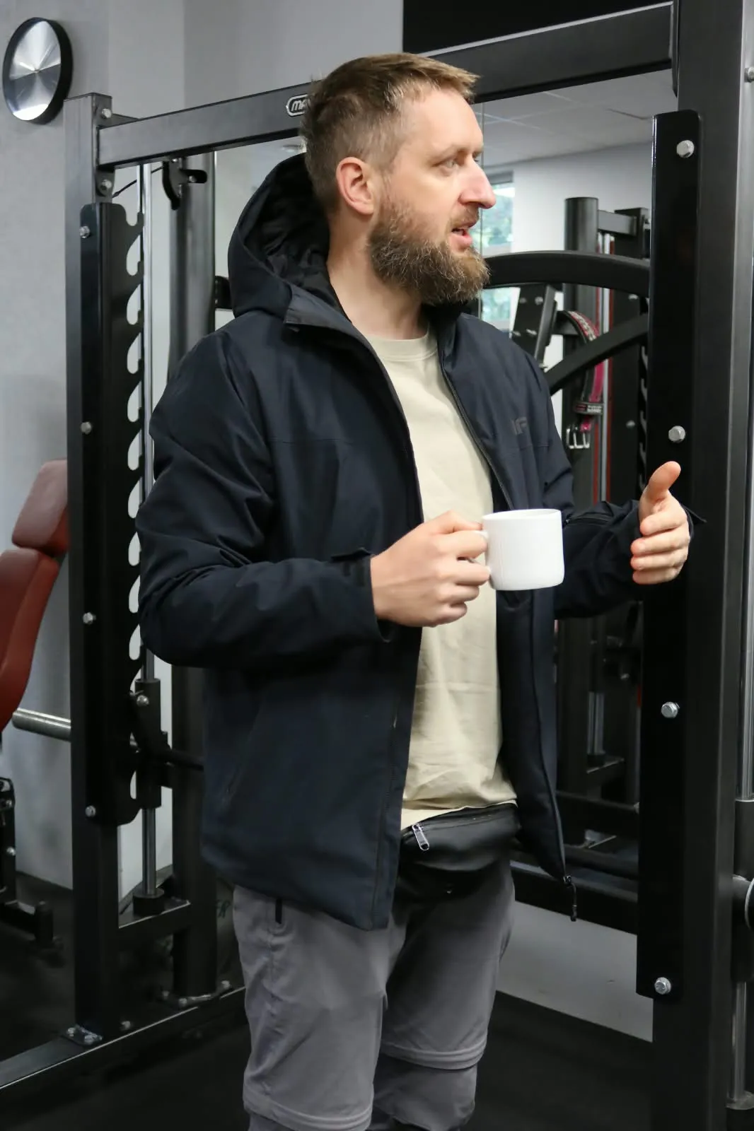 Trener The Body Lab tłumaczy protokół morsowania w studiu